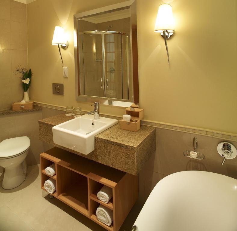 Soho Hotel & Casino At Sun City Room photo